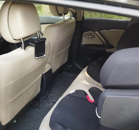 Toyota Avensis cena 35000 przebieg: 175000, rok produkcji 2013 z Łódź małe 37